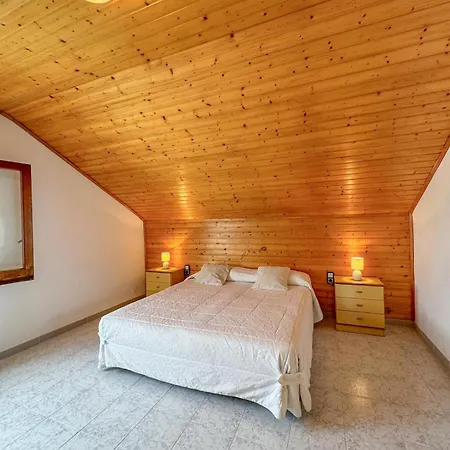 чалет у татьяны здаётся один этаж 175кв м Holiday home *